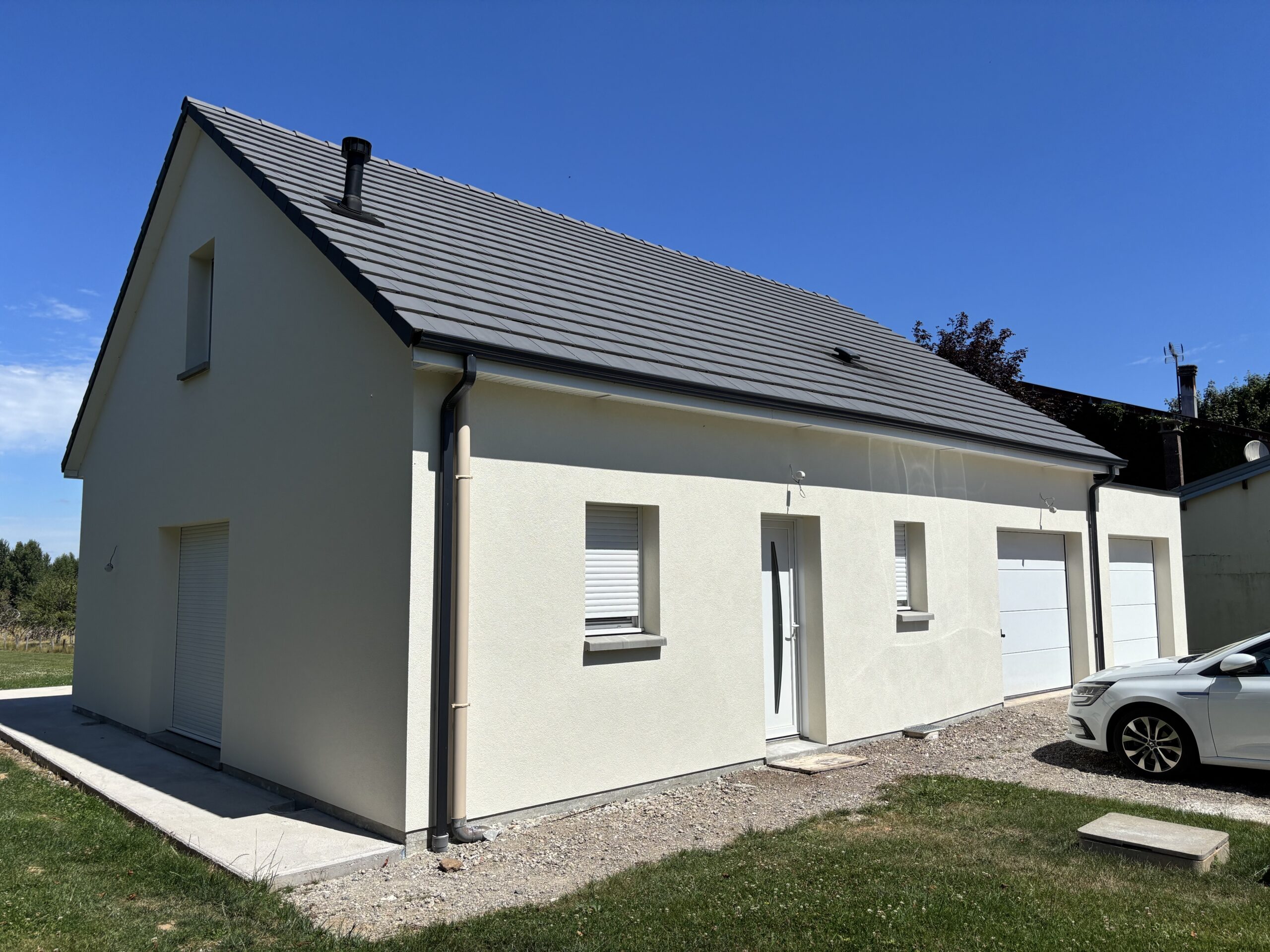 Sous-enduit taloché et finition RPE talochée sur façade à Fontenay par Les Couleurs MS