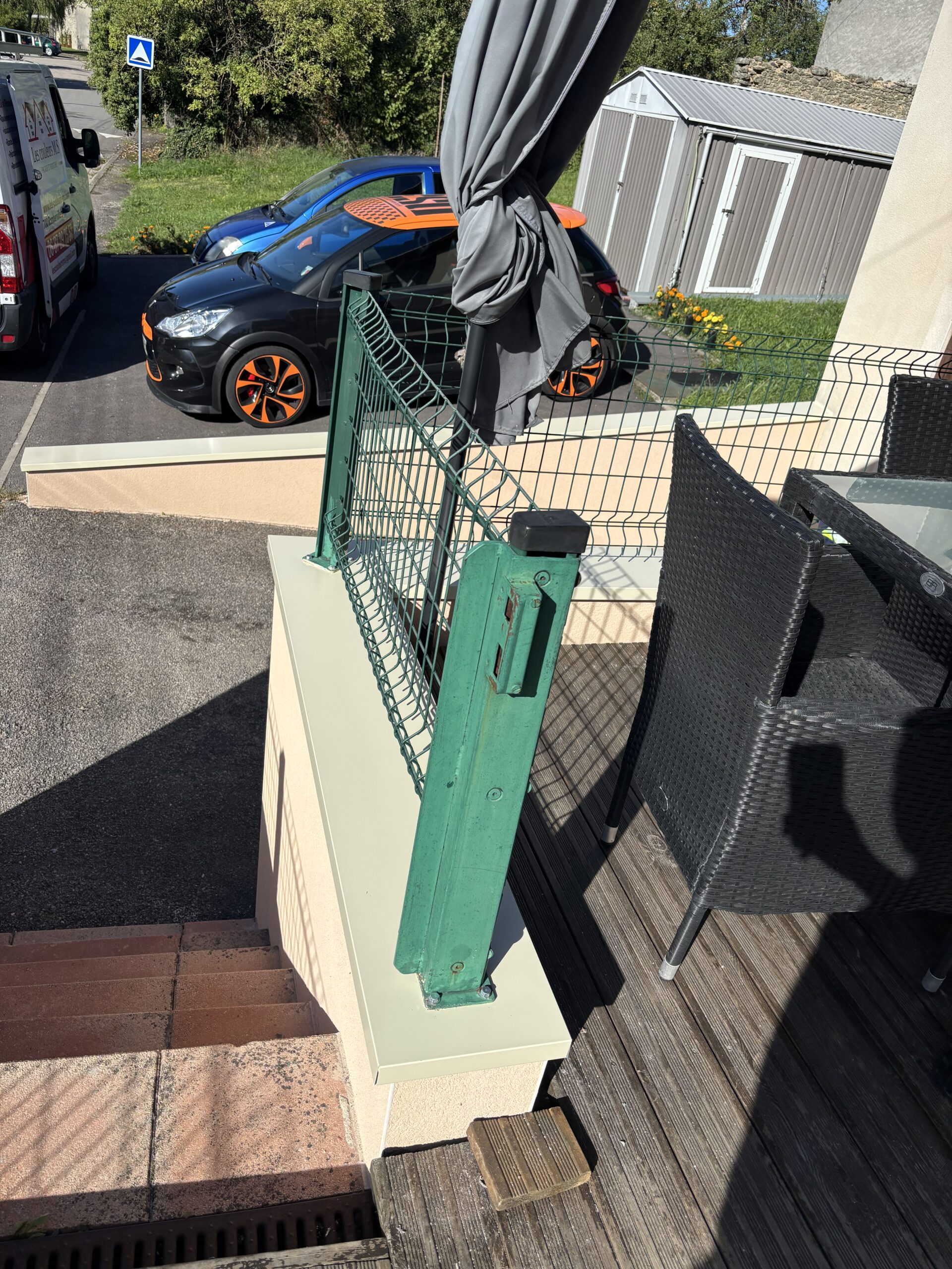 Photo de murets avec pose de couvertines réalisées par Les Couleurs M.S., assurant protection et finition soignée.