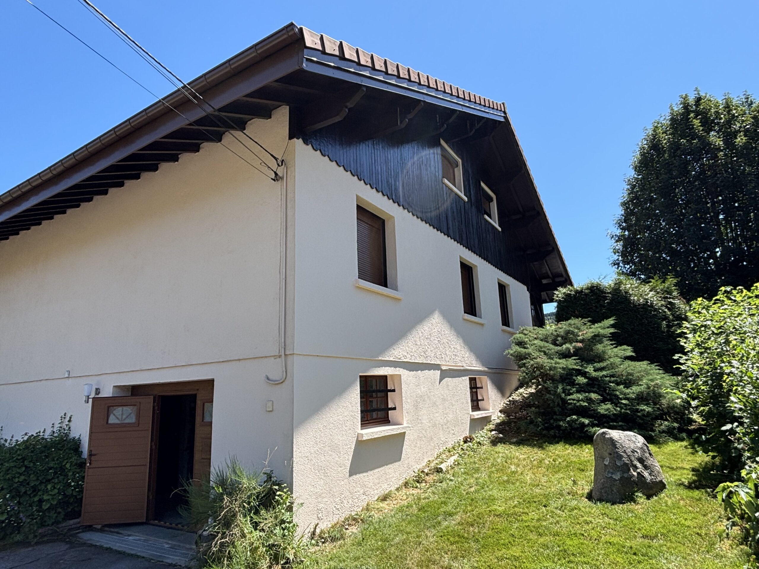 Travaux de rénovation d’un pignon, bardage bois et menuiseries extérieures à Xonrupt-Longemer